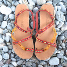 Load image into Gallery viewer, Sandaler Handgjorda i Skinn  /  Röd - Gul