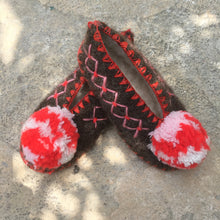Load image into Gallery viewer, Grekiska Pom Pom  Barn Tofflor - Stl: 32