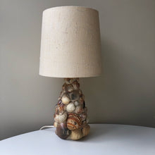 Load image into Gallery viewer, Snäcklampa Vintagelampa