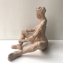 Load image into Gallery viewer, Skulptur Sittande Kvinna