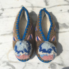 Load image into Gallery viewer, Grekiska Pom Pom  Barn Tofflor - Stl: 31