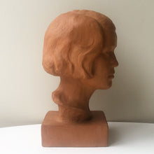 Load image into Gallery viewer, Skulptur Byst kvinna i Keramik
