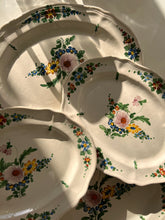 Load image into Gallery viewer, Italienska Fat med Blommor i keramik