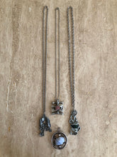 Load image into Gallery viewer, Vintagesmycke med Blommor / Halsband 60- tal