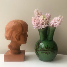 Load image into Gallery viewer, Skulptur Byst kvinna i Keramik