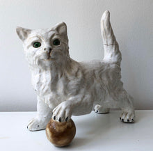 Load image into Gallery viewer, Fransk Jättekatt Skulptur från Normandy / Bavent 20-tal