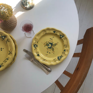 Franska Tallrikar med Blommor i keramik