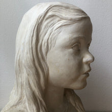 Load image into Gallery viewer, Skulptur Byst Flicka av Astri Taube