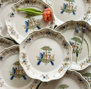 Spanska keramiktallrikar  med Blommor i keramik
