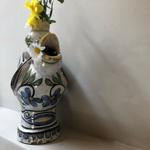 Load image into Gallery viewer, Grekisk Antik Fågelvas / Skulptur i Keramik