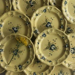 Franska Tallrikar med Blommor i keramik