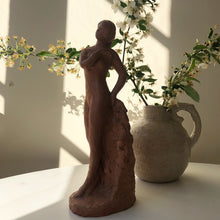 Load image into Gallery viewer, Spansk Skulptur Kvinna i Keramik