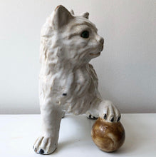 Load image into Gallery viewer, Fransk Jättekatt Skulptur från Normandy / Bavent 20-tal
