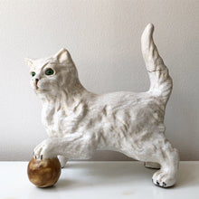 Load image into Gallery viewer, Fransk Jättekatt Skulptur från Normandy / Bavent 20-tal